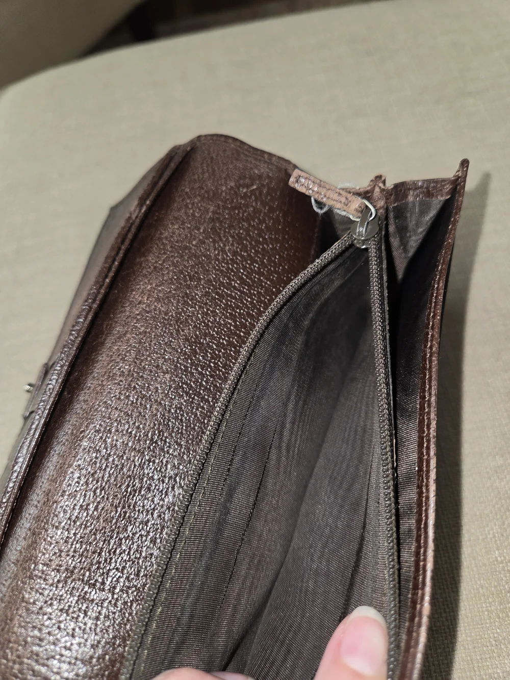 Gucci Beige Canvas Wallet with Brown GG Monogram - Picture 7 of 14